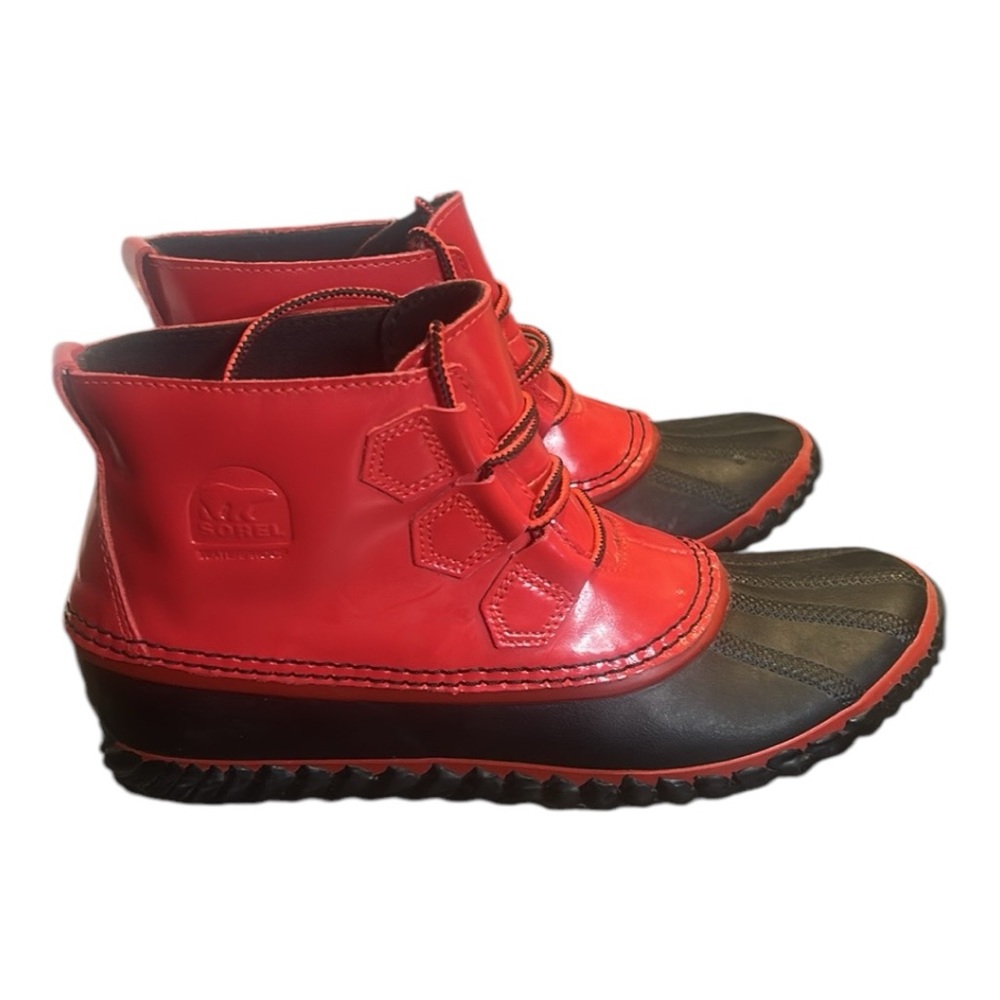 Sorel Out N About rain boots (Women’s Size 9)